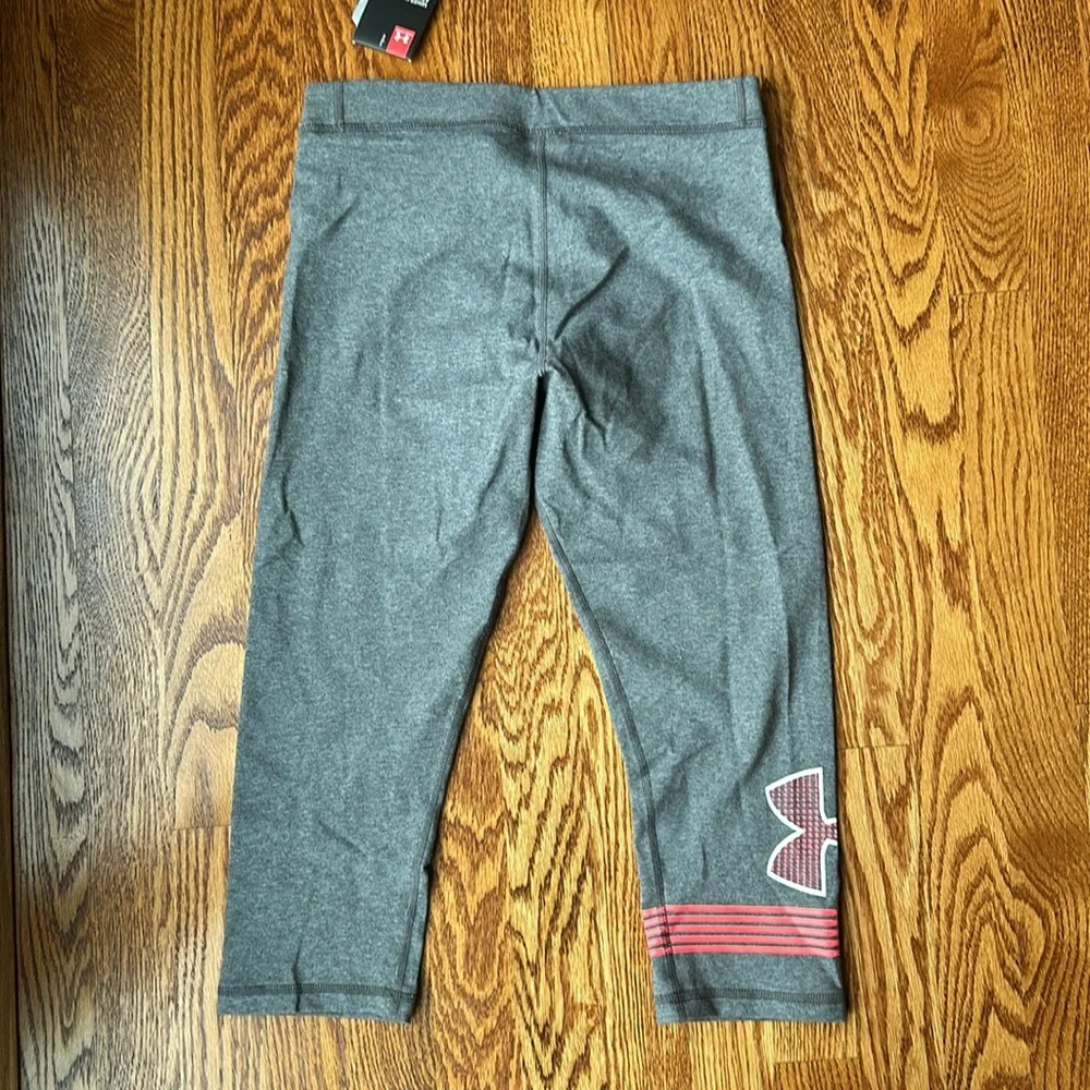 NWT Under Armour Fitted Crop Pant, Size Small